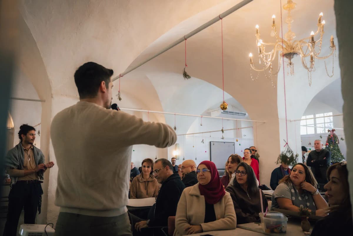 Animation de stand : démos, micro conférences, gamification et call to action dans les événements B2B